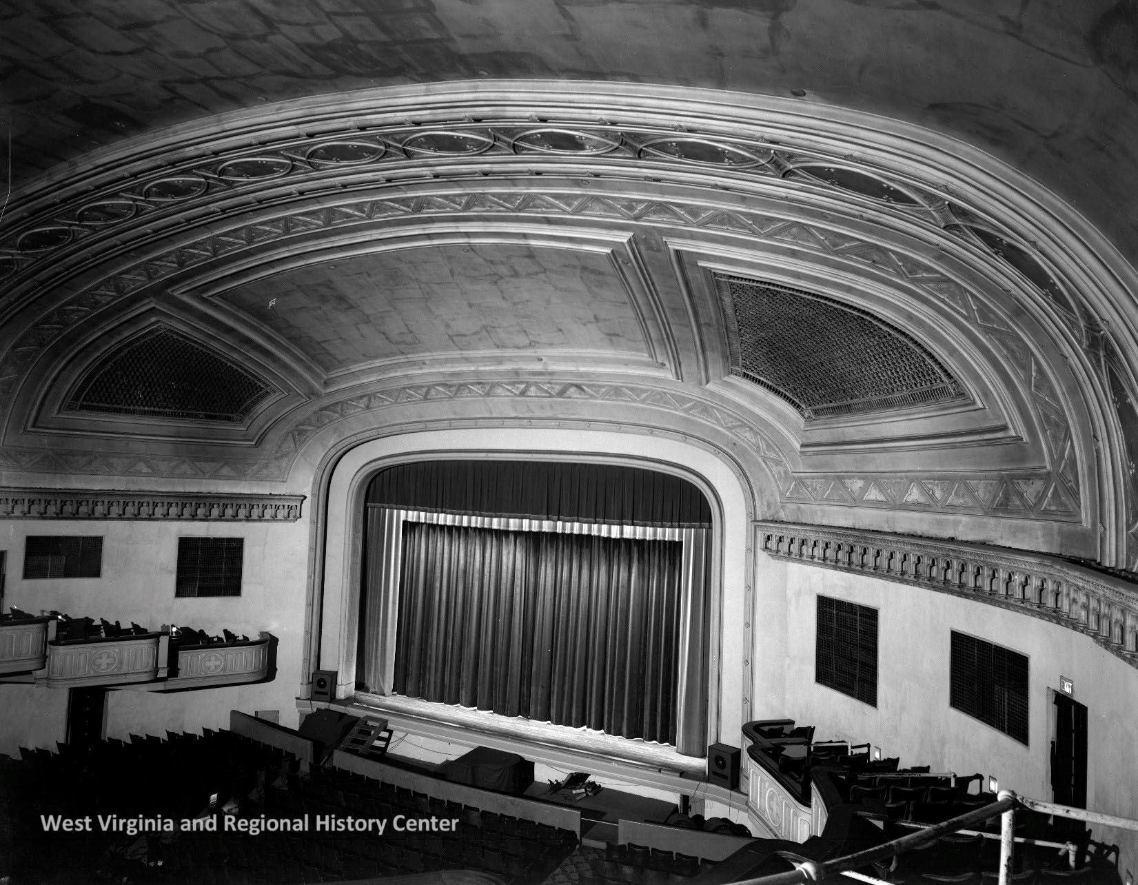 movie theater downtown charleston wv