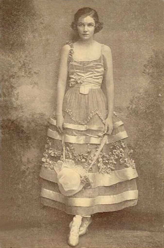 Irene Castle in costume for "Watch Your Step", 1914. (photograph from Wikipedia)