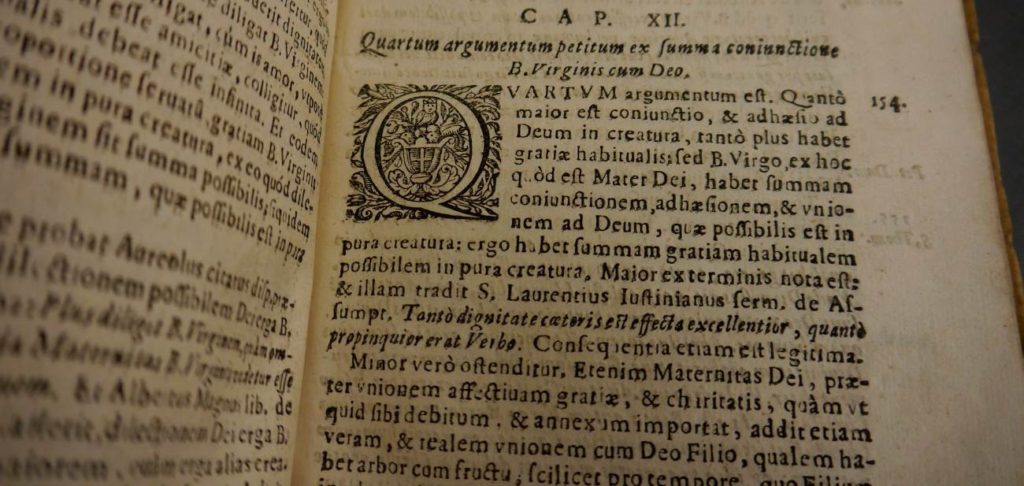 Decorative chapter initial in Geminum sidus mariani diadematis...