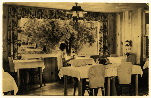 Dining room of the Hermitage Inn, Petersburg, West Virginia