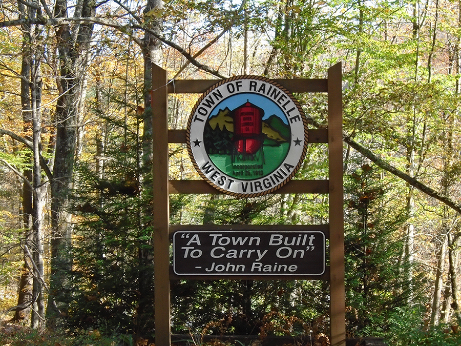 Town of Rainelle sign